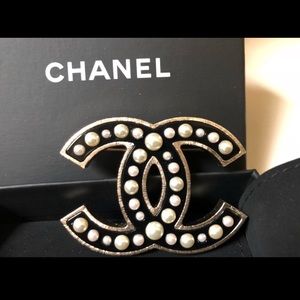 ❌SOLD❌ Beautiful Chanel brooch